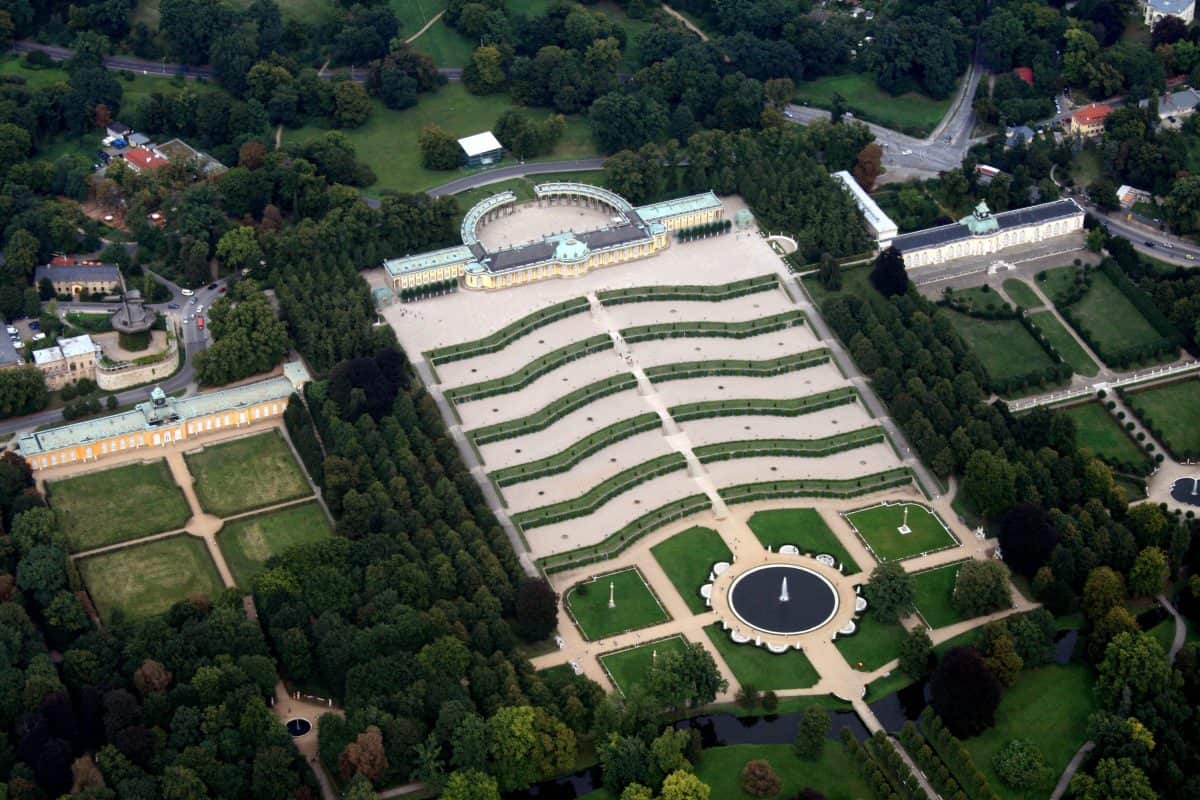 Vista aérea do Schloss Sanssouci em Potsdam